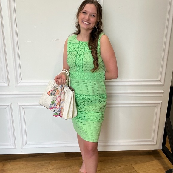 Elegant Green Lace Dress - Picture 5 of 5